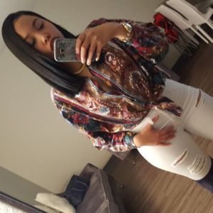 Meet your Posher, Kennea